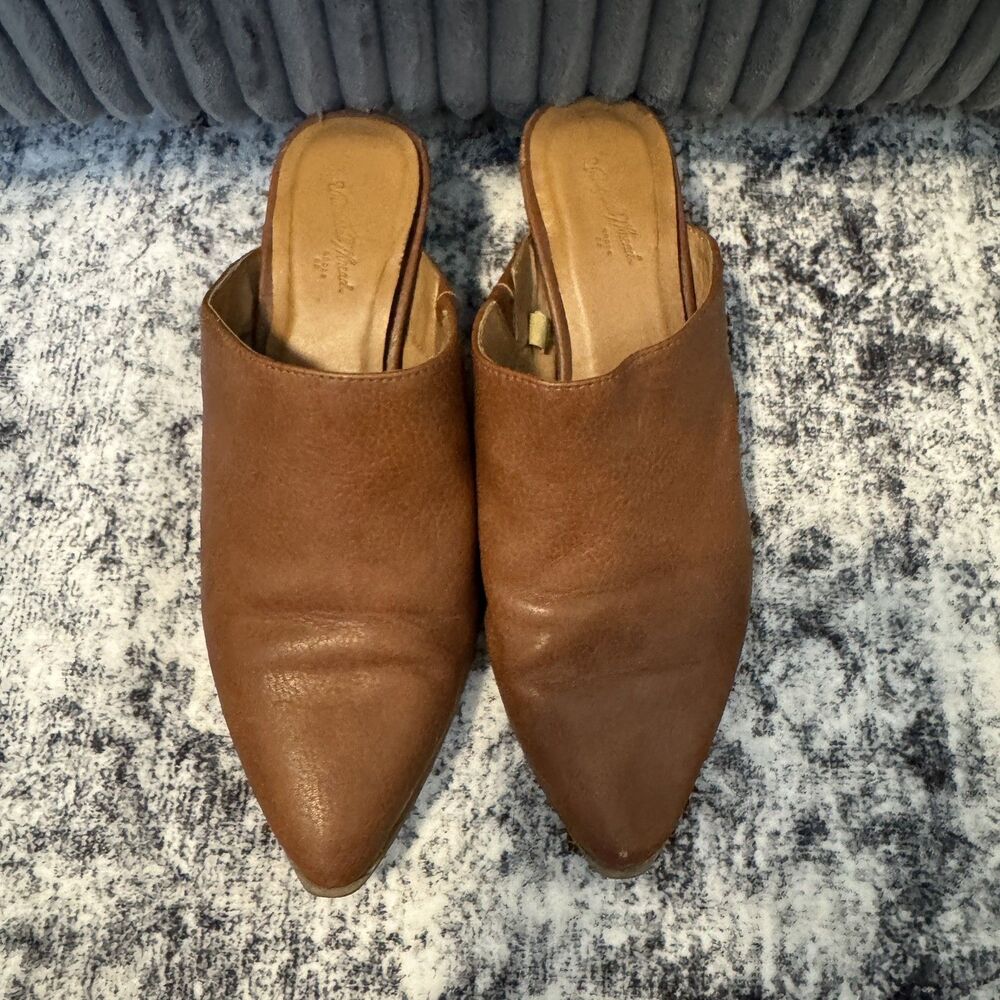 Universal Threads US 6.5 Cognac Brown Leather Mules